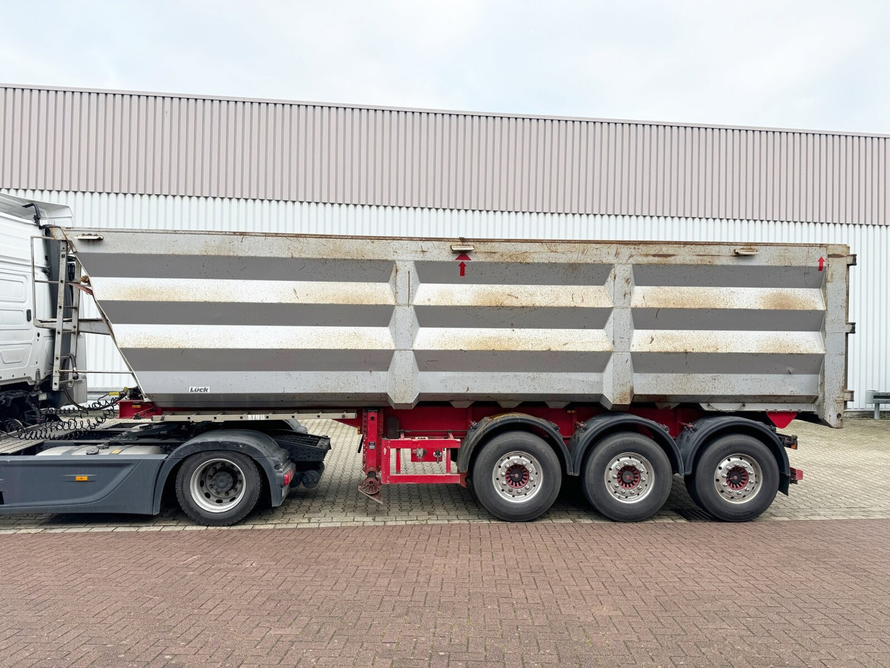 Lück SKF 35 LÜCK SKF 35, Stahlmulde ca. 37m³, Liftachse - Poluprikolica: slika Lück SKF 35 LÜCK SKF 35, Stahlmulde ca. 37m³, Liftachse - Poluprikolica Lück SKF 35 LÜCK SKF 35, Stahlmulde ca. 37m³, Liftachse - Poluprikolica: slika Lück SKF 35 LÜCK SKF 35, Stahlmulde ca. 37m³, Liftachse - Poluprikolica