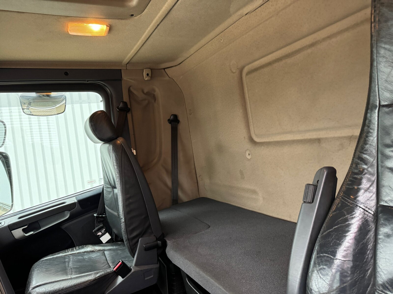 Scania R380 DB 4x2 MNA R380 DB 4x2 MNA, Platz für Heckkran, 2x AHK - Kamion s kranom, Kamion s otvorenim sandukom: slika Scania R380 DB 4x2 MNA R380 DB 4x2 MNA, Platz für Heckkran, 2x AHK - Kamion s kranom, Kamion s otvorenim sandukom Scania R380 DB 4x2 MNA R380 DB 4x2 MNA, Platz für Heckkran, 2x AHK - Kamion s kranom, Kamion s otvorenim sandukom: slika Scania R380 DB 4x2 MNA R380 DB 4x2 MNA, Platz für Heckkran, 2x AHK - Kamion s kranom, Kamion s otvorenim sandukom