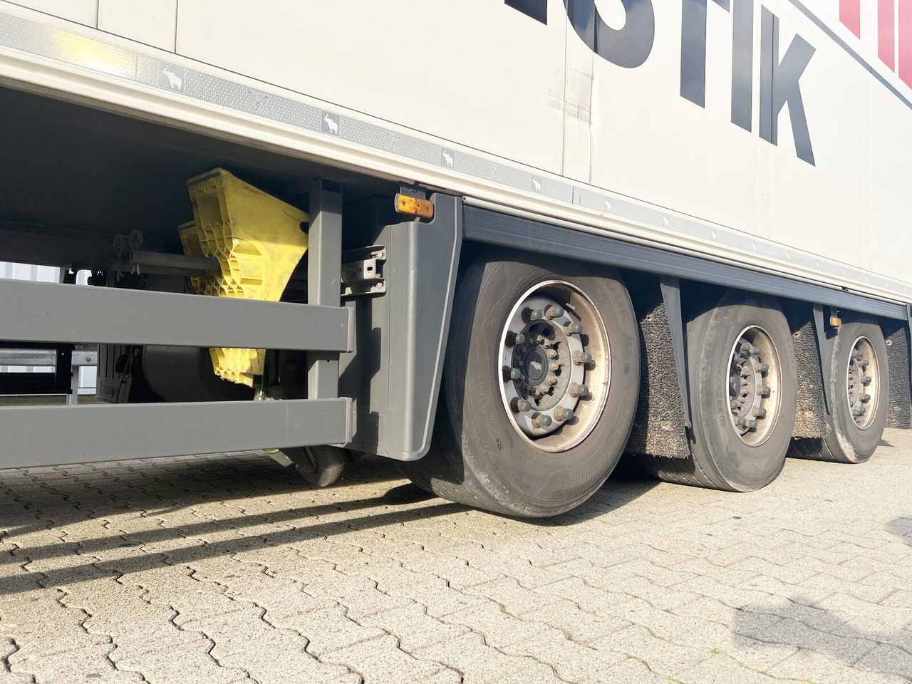 Zakup Schmitz Cargobull SKO 24/L-13.4 FP 45 Cool SKO 24/L-13.4 FP 45 Cool, Mega, Carrier, Liftachse, Doppelstock ca. 92m³ Schmitz Cargobull SKO 24/L-13.4 FP 45 Cool SKO 24/L-13.4 FP 45 Cool, Mega, Carrier, Liftachse, Doppelstock ca. 92m³: slika Zakup Schmitz Cargobull SKO 24/L-13.4 FP 45 Cool SKO 24/L-13.4 FP 45 Cool, Mega, Carrier, Liftachse, Doppelstock ca. 92m³ Schmitz Cargobull SKO 24/L-13.4 FP 45 Cool SKO 24/L-13.4 FP 45 Cool, Mega, Carrier, Liftachse, Doppelstock ca. 92m³