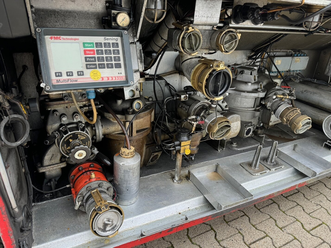 Schrader Z-STA 24-42.7/4 Tankauflieger Z-STA 24-42.7/4, 4 Kammern, ca. 42700l, 2x Liftachse, Oben-/Untenbefüllung - Poluprikolica cisterna: slika Schrader Z-STA 24-42.7/4 Tankauflieger Z-STA 24-42.7/4, 4 Kammern, ca. 42700l, 2x Liftachse, Oben-/Untenbefüllung - Poluprikolica cisterna Schrader Z-STA 24-42.7/4 Tankauflieger Z-STA 24-42.7/4, 4 Kammern, ca. 42700l, 2x Liftachse, Oben-/Untenbefüllung - Poluprikolica cisterna: slika Schrader Z-STA 24-42.7/4 Tankauflieger Z-STA 24-42.7/4, 4 Kammern, ca. 42700l, 2x Liftachse, Oben-/Untenbefüllung - Poluprikolica cisterna