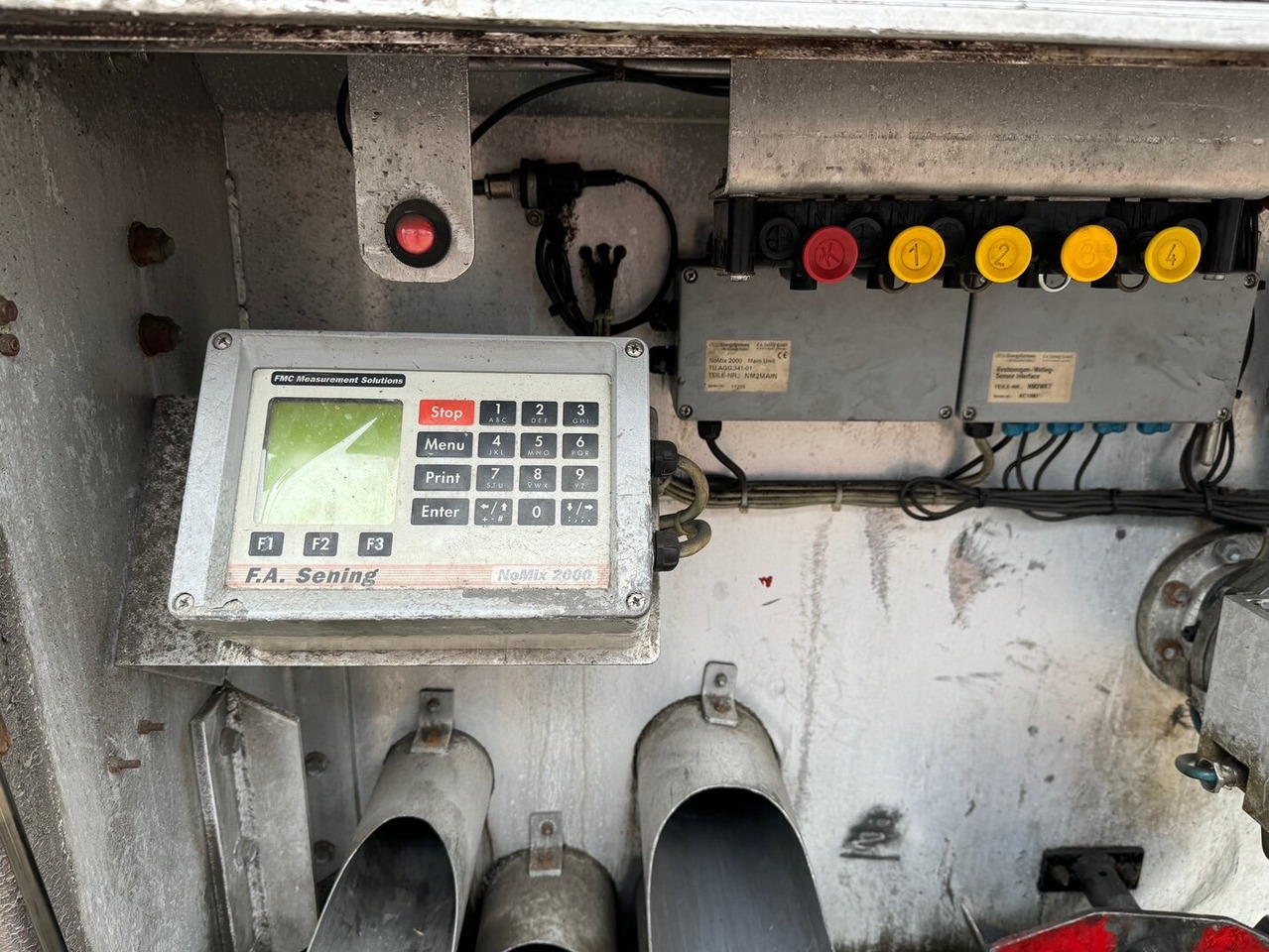 Schrader Z-STA 24-42.7/4 Tankauflieger Z-STA 24-42.7/4, 4 Kammern, ca. 42700l, 2x Liftachse, Oben-/Untenbefüllung - Poluprikolica cisterna: slika Schrader Z-STA 24-42.7/4 Tankauflieger Z-STA 24-42.7/4, 4 Kammern, ca. 42700l, 2x Liftachse, Oben-/Untenbefüllung - Poluprikolica cisterna Schrader Z-STA 24-42.7/4 Tankauflieger Z-STA 24-42.7/4, 4 Kammern, ca. 42700l, 2x Liftachse, Oben-/Untenbefüllung - Poluprikolica cisterna: slika Schrader Z-STA 24-42.7/4 Tankauflieger Z-STA 24-42.7/4, 4 Kammern, ca. 42700l, 2x Liftachse, Oben-/Untenbefüllung - Poluprikolica cisterna