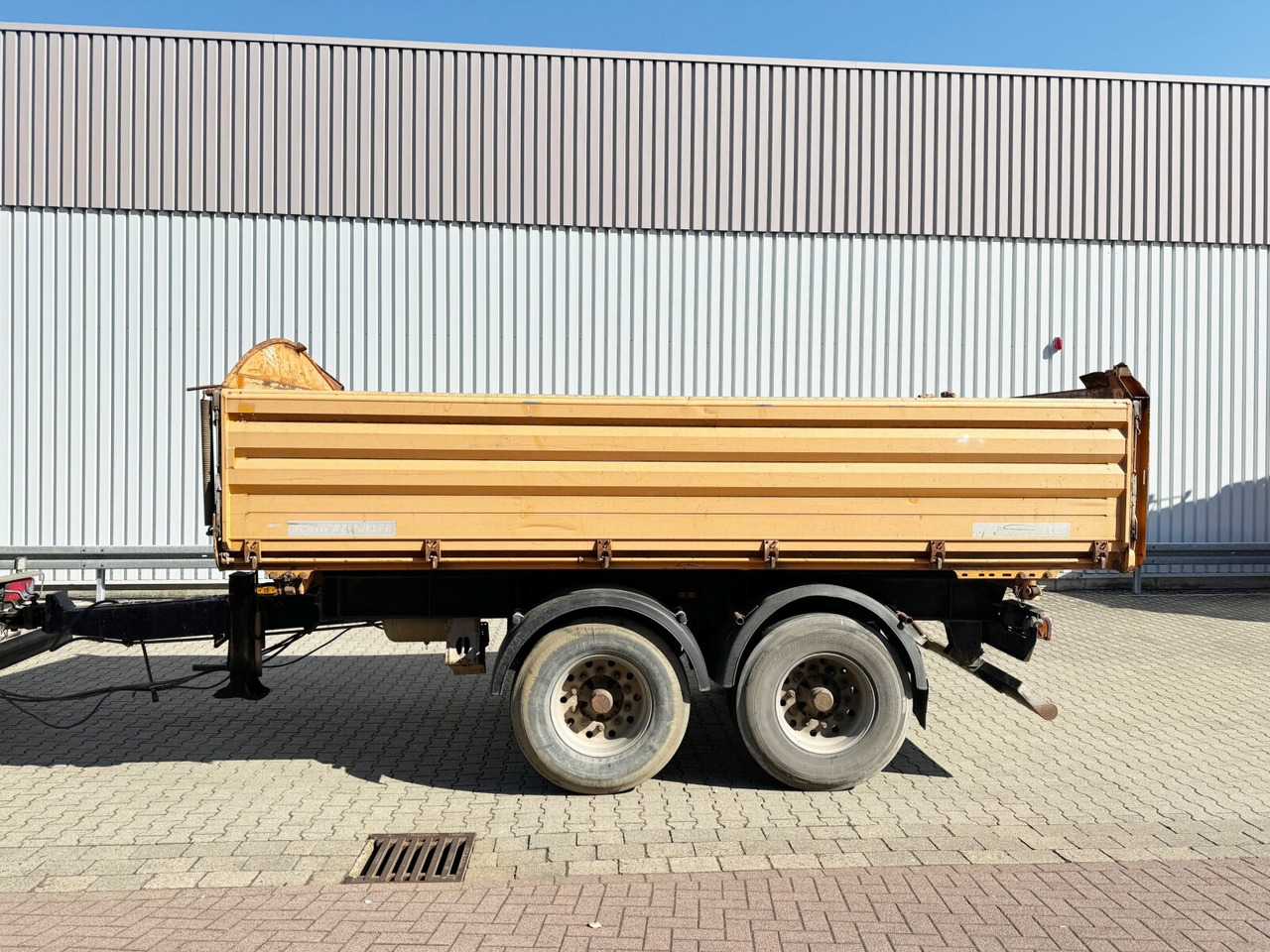 Schwarzmüller TKA 18 TKA 18, Alu-Bordwände, ca. 11m³ - Kiper prikolica: slika Schwarzmüller TKA 18 TKA 18, Alu-Bordwände, ca. 11m³ - Kiper prikolica Schwarzmüller TKA 18 TKA 18, Alu-Bordwände, ca. 11m³ - Kiper prikolica: slika Schwarzmüller TKA 18 TKA 18, Alu-Bordwände, ca. 11m³ - Kiper prikolica