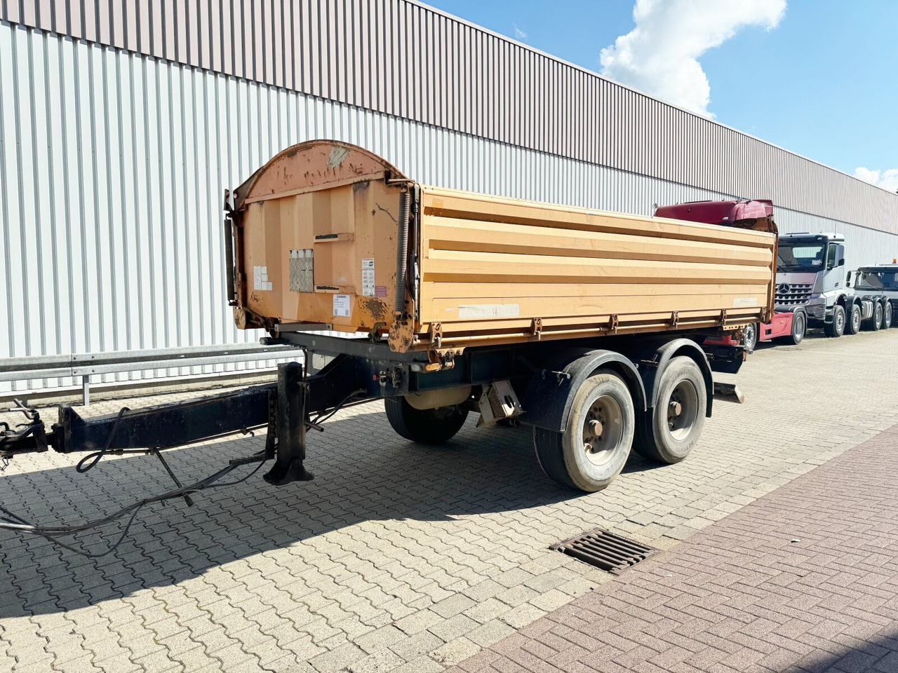 Schwarzmüller TKA 18 TKA 18, Alu-Bordwände, ca. 11m³ - Kiper prikolica: slika Schwarzmüller TKA 18 TKA 18, Alu-Bordwände, ca. 11m³ - Kiper prikolica Schwarzmüller TKA 18 TKA 18, Alu-Bordwände, ca. 11m³ - Kiper prikolica: slika Schwarzmüller TKA 18 TKA 18, Alu-Bordwände, ca. 11m³ - Kiper prikolica