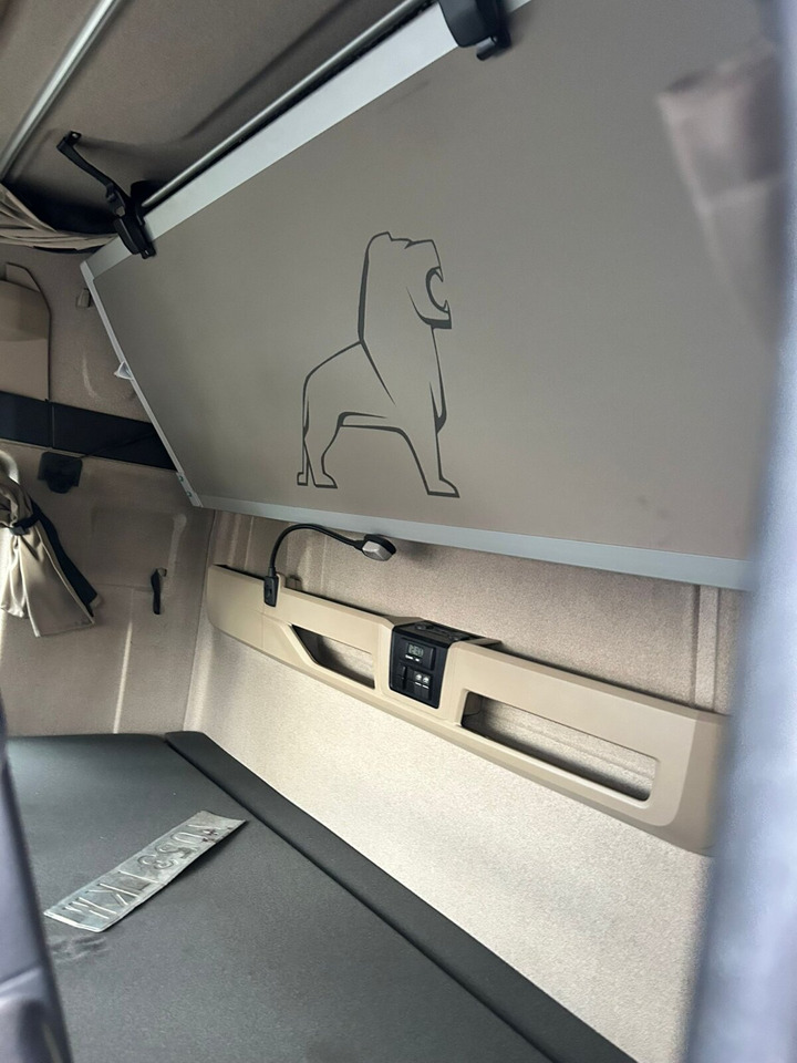 MAN TGX 33.580 6x4 BB TGX 33.580 6x4 BB, Retarder, zZGG 150.000kg - Tegljač: slika MAN TGX 33.580 6x4 BB TGX 33.580 6x4 BB, Retarder, zZGG 150.000kg - Tegljač MAN TGX 33.580 6x4 BB TGX 33.580 6x4 BB, Retarder, zZGG 150.000kg - Tegljač: slika MAN TGX 33.580 6x4 BB TGX 33.580 6x4 BB, Retarder, zZGG 150.000kg - Tegljač