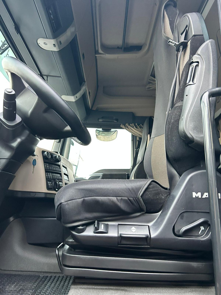 MAN TGX 33.580 6x4 BB TGX 33.580 6x4 BB, Retarder, zZGG 150.000kg - Tegljač: slika MAN TGX 33.580 6x4 BB TGX 33.580 6x4 BB, Retarder, zZGG 150.000kg - Tegljač MAN TGX 33.580 6x4 BB TGX 33.580 6x4 BB, Retarder, zZGG 150.000kg - Tegljač: slika MAN TGX 33.580 6x4 BB TGX 33.580 6x4 BB, Retarder, zZGG 150.000kg - Tegljač