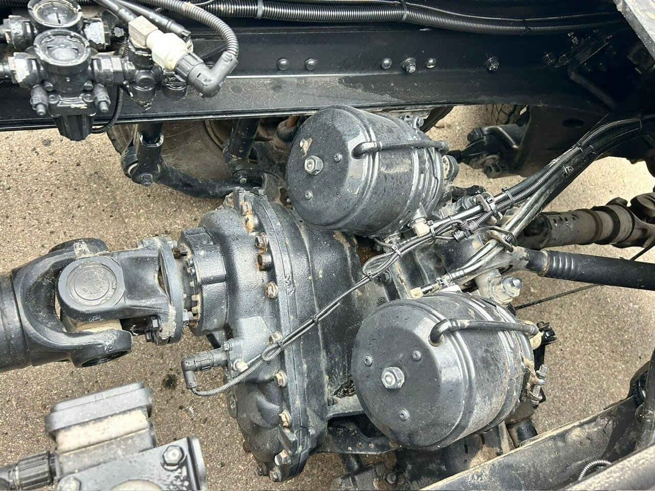 MAN TGX 33.640 6x4 BB TGX 33.640 6x4 BB, Retarder, zZGG 180.000kg - Tegljač: slika MAN TGX 33.640 6x4 BB TGX 33.640 6x4 BB, Retarder, zZGG 180.000kg - Tegljač MAN TGX 33.640 6x4 BB TGX 33.640 6x4 BB, Retarder, zZGG 180.000kg - Tegljač: slika MAN TGX 33.640 6x4 BB TGX 33.640 6x4 BB, Retarder, zZGG 180.000kg - Tegljač