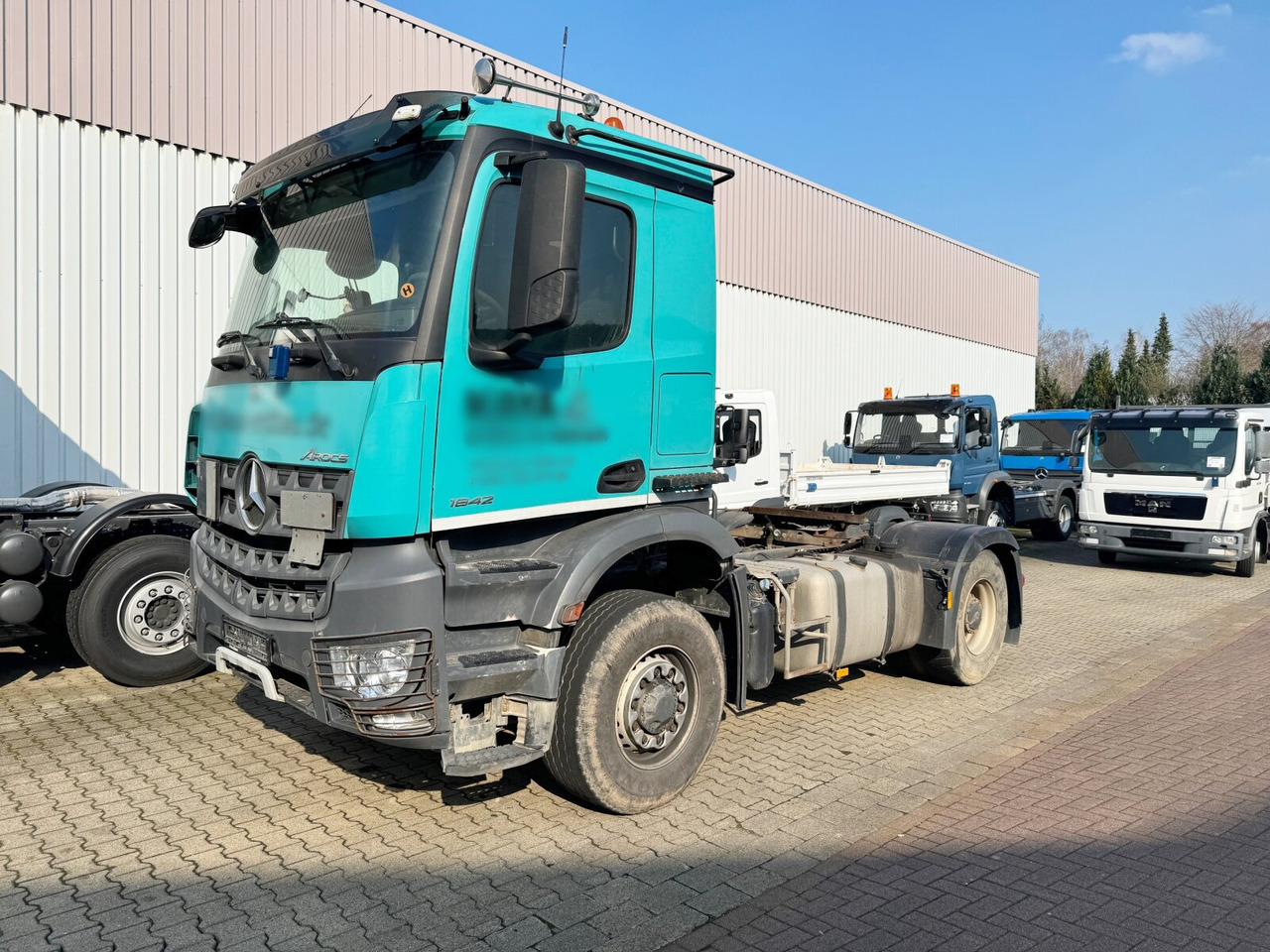 Mercedes-Benz Arocs 1842 LS 4x4 HAD Arocs 1842 LS 4x4 HAD, HydroDrive, Kipphydraulik - Tegljač: slika Mercedes-Benz Arocs 1842 LS 4x4 HAD Arocs 1842 LS 4x4 HAD, HydroDrive, Kipphydraulik - Tegljač Mercedes-Benz Arocs 1842 LS 4x4 HAD Arocs 1842 LS 4x4 HAD, HydroDrive, Kipphydraulik - Tegljač: slika Mercedes-Benz Arocs 1842 LS 4x4 HAD Arocs 1842 LS 4x4 HAD, HydroDrive, Kipphydraulik - Tegljač