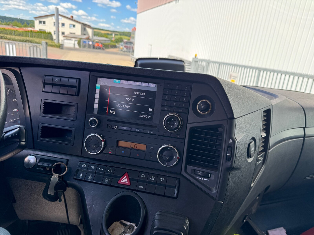 Mercedes-Benz Arocs 1845 LS 4x4 HAD Arocs 1845 LS 4x4 HAD, Retarder, Navi, HydroDrive, Kipphydraulik - Tegljač: slika Mercedes-Benz Arocs 1845 LS 4x4 HAD Arocs 1845 LS 4x4 HAD, Retarder, Navi, HydroDrive, Kipphydraulik - Tegljač Mercedes-Benz Arocs 1845 LS 4x4 HAD Arocs 1845 LS 4x4 HAD, Retarder, Navi, HydroDrive, Kipphydraulik - Tegljač: slika Mercedes-Benz Arocs 1845 LS 4x4 HAD Arocs 1845 LS 4x4 HAD, Retarder, Navi, HydroDrive, Kipphydraulik - Tegljač