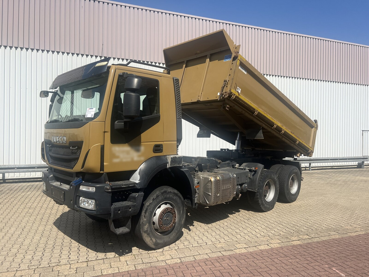 Trakker AD260T45W 6x6 Trakker AD260T45W 6x6 - Kiper: slika Trakker AD260T45W 6x6 Trakker AD260T45W 6x6 - Kiper Trakker AD260T45W 6x6 Trakker AD260T45W 6x6 - Kiper: slika Trakker AD260T45W 6x6 Trakker AD260T45W 6x6 - Kiper