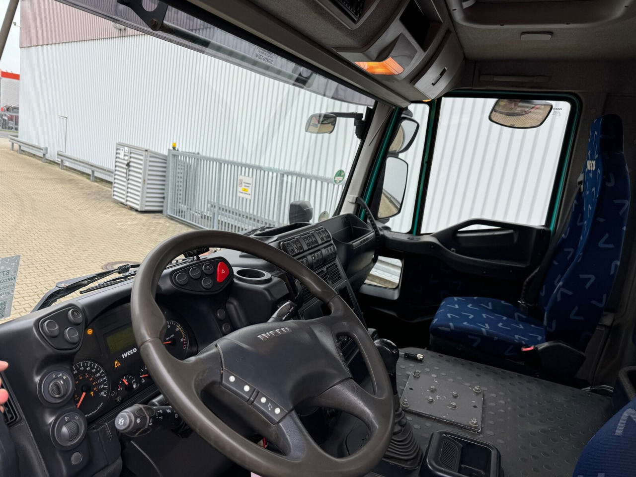 Trakker AD260T45W 6x6 Trakker AD260T45W 6x6, Bordmatik - Kiper: slika Trakker AD260T45W 6x6 Trakker AD260T45W 6x6, Bordmatik - Kiper Trakker AD260T45W 6x6 Trakker AD260T45W 6x6, Bordmatik - Kiper: slika Trakker AD260T45W 6x6 Trakker AD260T45W 6x6, Bordmatik - Kiper