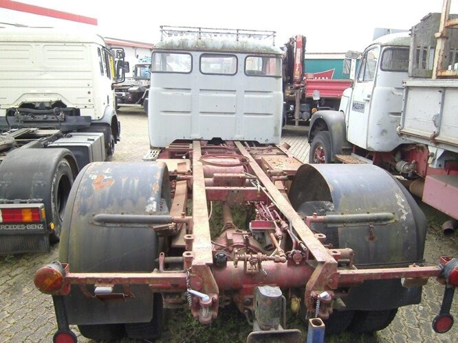 V5 4x2 Saurer V5 4x2 - Kamion-šasija: slika V5 4x2 Saurer V5 4x2 - Kamion-šasija V5 4x2 Saurer V5 4x2 - Kamion-šasija: slika V5 4x2 Saurer V5 4x2 - Kamion-šasija