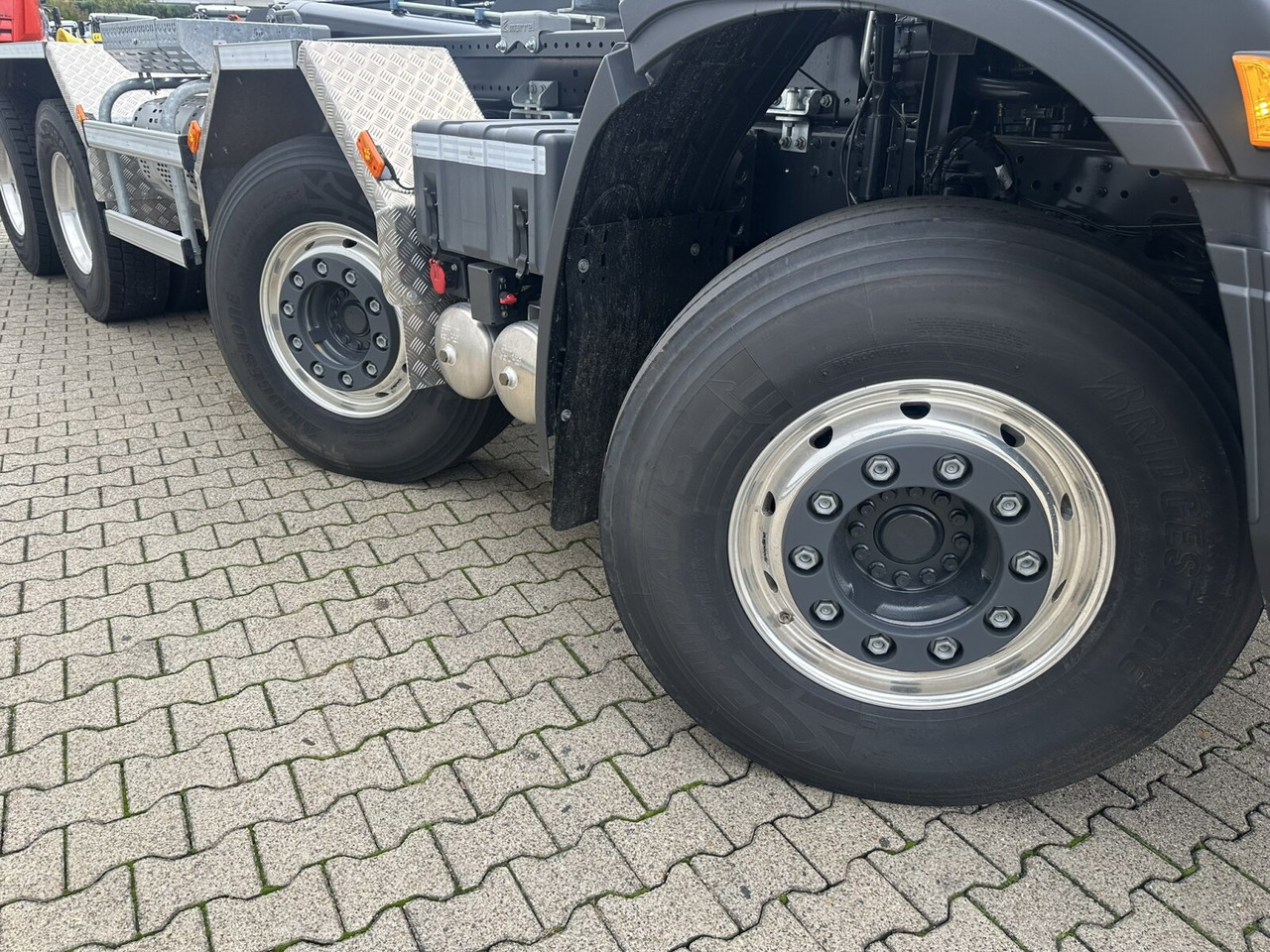 X-Way AD360X48Z 8x4 X-Way AD360X48Z 8x4, Motorabtrieb, Navi, Schub-Knick - Kamion s kukastom dizalicom: slika  X-Way AD360X48Z 8x4 X-Way AD360X48Z 8x4, Motorabtrieb, Navi, Schub-Knick - Kamion s kukastom dizalicom X-Way AD360X48Z 8x4 X-Way AD360X48Z 8x4, Motorabtrieb, Navi, Schub-Knick - Kamion s kukastom dizalicom: slika  X-Way AD360X48Z 8x4 X-Way AD360X48Z 8x4, Motorabtrieb, Navi, Schub-Knick - Kamion s kukastom dizalicom