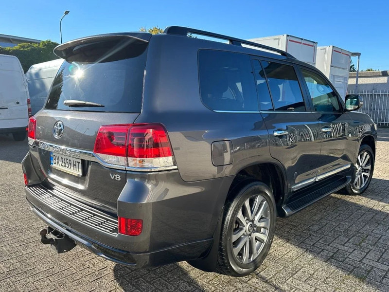 Toyota Land Cruiser V8 LAND CRUISER 200 V8 + CAMERA 360 + FRIDGE + DIESEL + ONLY EXPORT - SUV: slika Toyota Land Cruiser V8 LAND CRUISER 200 V8 + CAMERA 360 + FRIDGE + DIESEL + ONLY EXPORT - SUV Toyota Land Cruiser V8 LAND CRUISER 200 V8 + CAMERA 360 + FRIDGE + DIESEL + ONLY EXPORT - SUV: slika Toyota Land Cruiser V8 LAND CRUISER 200 V8 + CAMERA 360 + FRIDGE + DIESEL + ONLY EXPORT - SUV