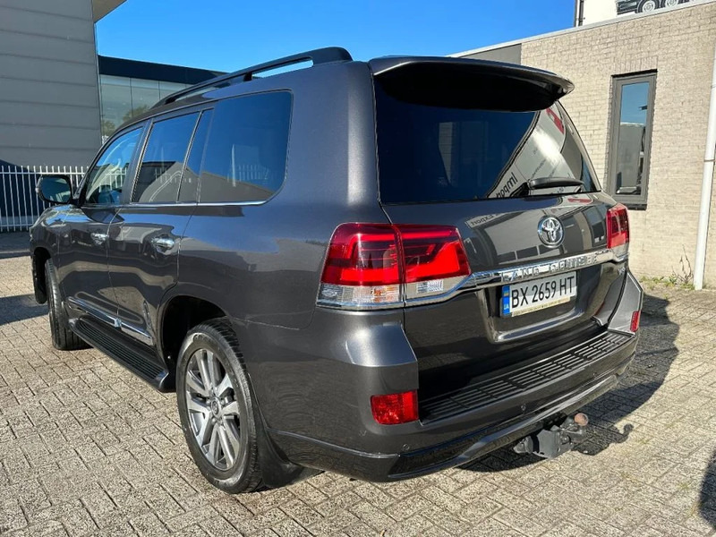 Toyota Land Cruiser V8 LAND CRUISER 200 V8 + CAMERA 360 + FRIDGE + DIESEL + ONLY EXPORT - SUV: slika Toyota Land Cruiser V8 LAND CRUISER 200 V8 + CAMERA 360 + FRIDGE + DIESEL + ONLY EXPORT - SUV Toyota Land Cruiser V8 LAND CRUISER 200 V8 + CAMERA 360 + FRIDGE + DIESEL + ONLY EXPORT - SUV: slika Toyota Land Cruiser V8 LAND CRUISER 200 V8 + CAMERA 360 + FRIDGE + DIESEL + ONLY EXPORT - SUV