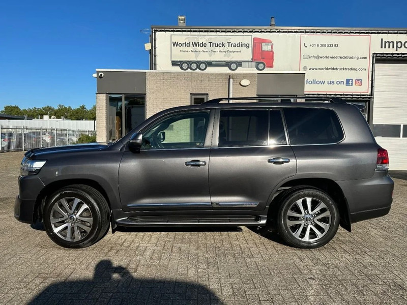 Toyota Land Cruiser V8 LAND CRUISER 200 V8 + CAMERA 360 + FRIDGE + DIESEL + ONLY EXPORT - SUV: slika Toyota Land Cruiser V8 LAND CRUISER 200 V8 + CAMERA 360 + FRIDGE + DIESEL + ONLY EXPORT - SUV Toyota Land Cruiser V8 LAND CRUISER 200 V8 + CAMERA 360 + FRIDGE + DIESEL + ONLY EXPORT - SUV: slika Toyota Land Cruiser V8 LAND CRUISER 200 V8 + CAMERA 360 + FRIDGE + DIESEL + ONLY EXPORT - SUV