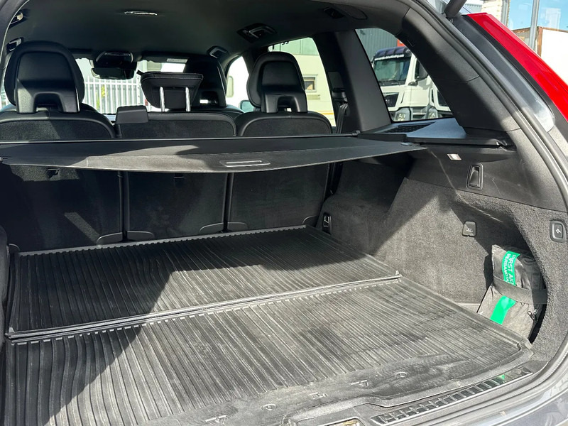 Volvo XC90 B5 AWD + R-DESIGN + FULL LEATHER + 360 CAMERA + NAVI + AHK + HARMAN KARDON - SUV: slika Volvo XC90 B5 AWD + R-DESIGN + FULL LEATHER + 360 CAMERA + NAVI + AHK + HARMAN KARDON - SUV Volvo XC90 B5 AWD + R-DESIGN + FULL LEATHER + 360 CAMERA + NAVI + AHK + HARMAN KARDON - SUV: slika Volvo XC90 B5 AWD + R-DESIGN + FULL LEATHER + 360 CAMERA + NAVI + AHK + HARMAN KARDON - SUV