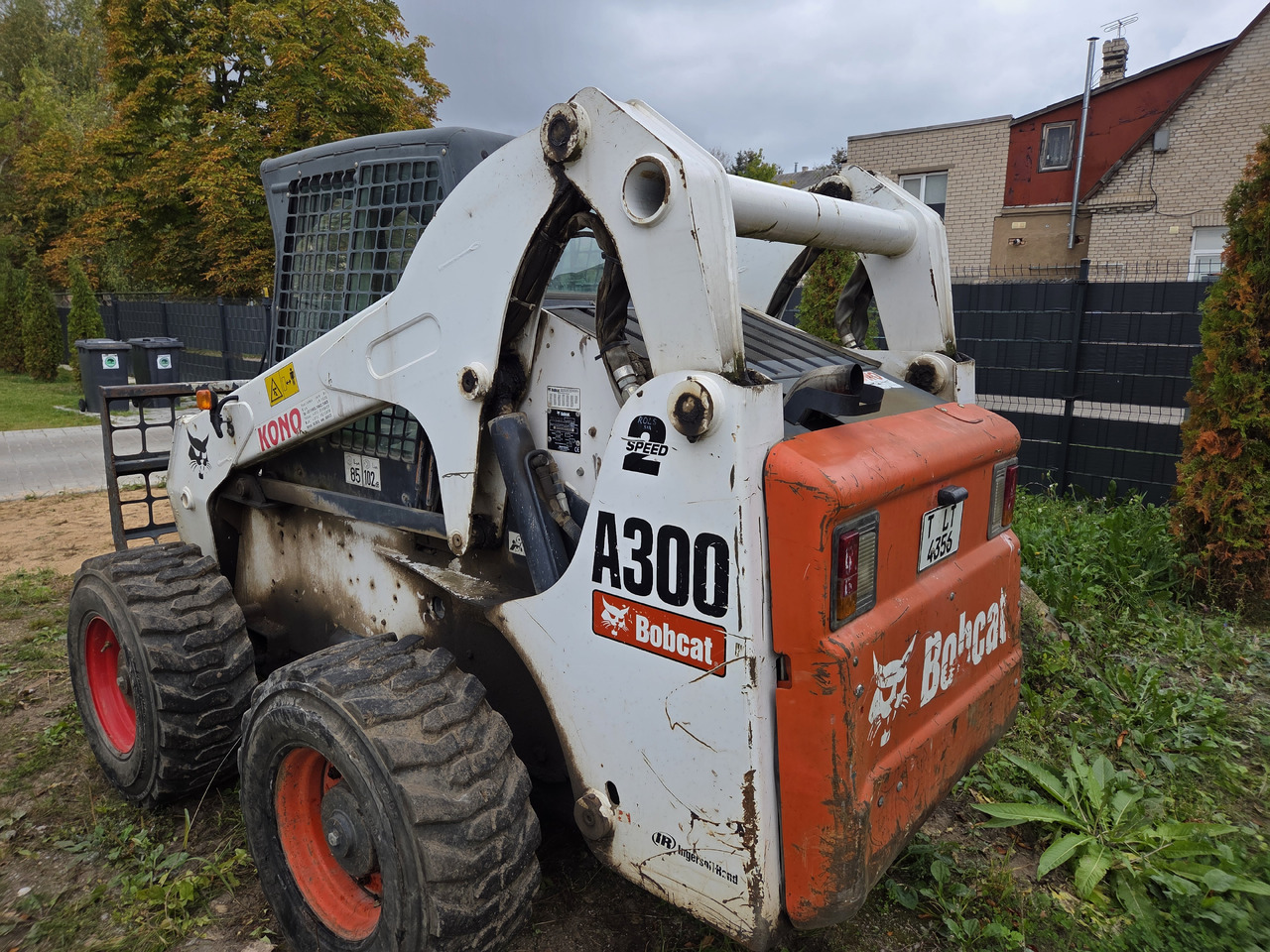 BOBCAT A300 - Mini utovarivač: slika BOBCAT A300 - Mini utovarivač BOBCAT A300 - Mini utovarivač: slika BOBCAT A300 - Mini utovarivač