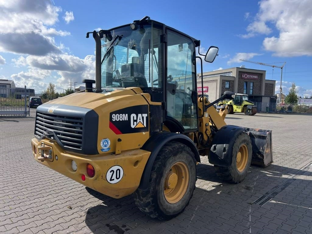 CAT 908M EPA+CE - Utovarivač na kotačima: slika CAT 908M EPA+CE - Utovarivač na kotačima CAT 908M EPA+CE - Utovarivač na kotačima: slika CAT 908M EPA+CE - Utovarivač na kotačima