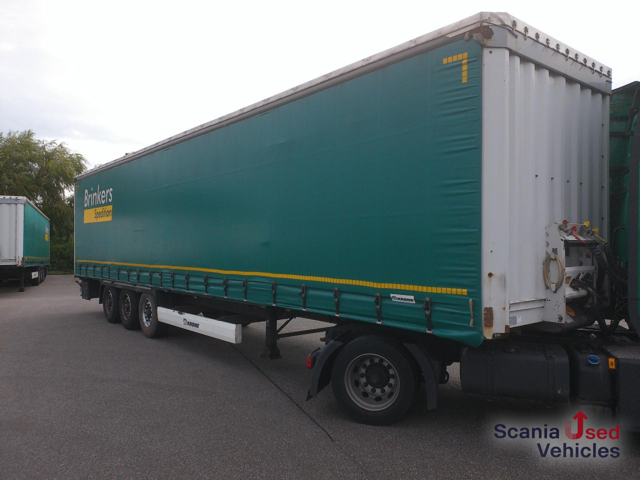 KRONE SD Schiebplane / Curtainsider - Poluprikolica s ceradom: slika KRONE SD Schiebplane / Curtainsider - Poluprikolica s ceradom KRONE SD Schiebplane / Curtainsider - Poluprikolica s ceradom: slika KRONE SD Schiebplane / Curtainsider - Poluprikolica s ceradom