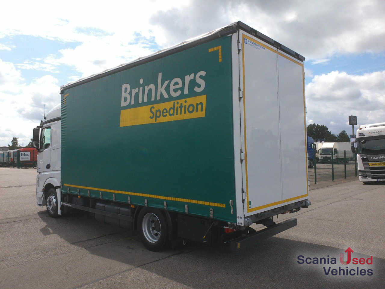 Kamion s ceradom MERCEDES-BENZ Actros 1845 L: slika Kamion s ceradom MERCEDES-BENZ Actros 1845 L