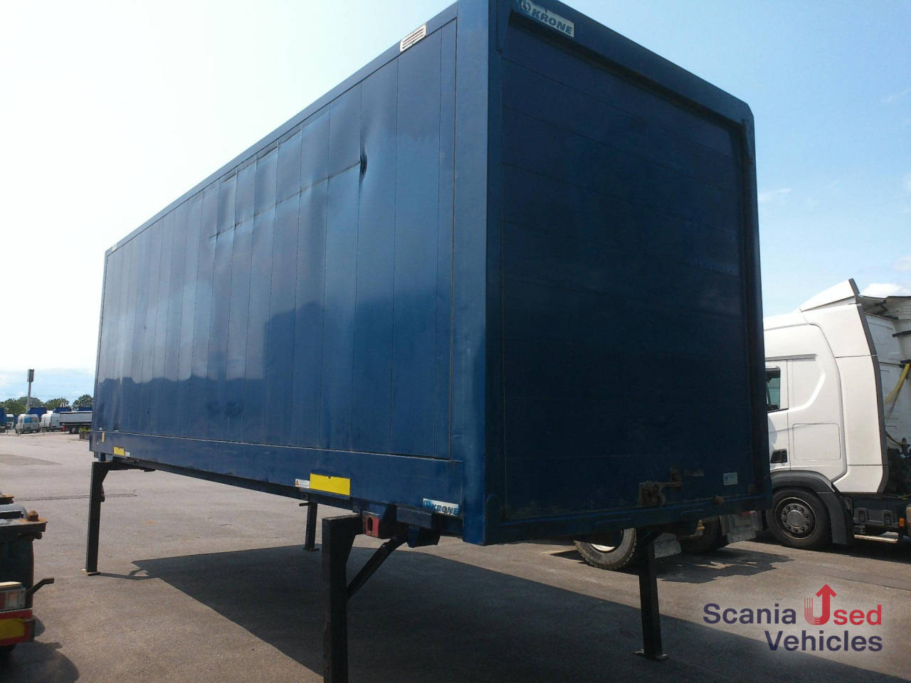 KRONE WB Koffer 7,82 Rolltor - Prikolica: slika KRONE WB Koffer 7,82 Rolltor - Prikolica KRONE WB Koffer 7,82 Rolltor - Prikolica: slika KRONE WB Koffer 7,82 Rolltor - Prikolica