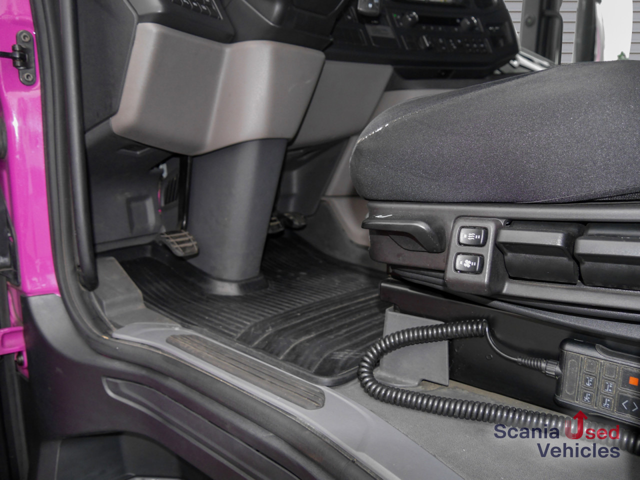 SCANIA R 410 B6x2*4NB - Pritsche / Plane / LBW - - Kamion s ceradom: slika SCANIA R 410 B6x2*4NB - Pritsche / Plane / LBW - - Kamion s ceradom SCANIA R 410 B6x2*4NB - Pritsche / Plane / LBW - - Kamion s ceradom: slika SCANIA R 410 B6x2*4NB - Pritsche / Plane / LBW - - Kamion s ceradom