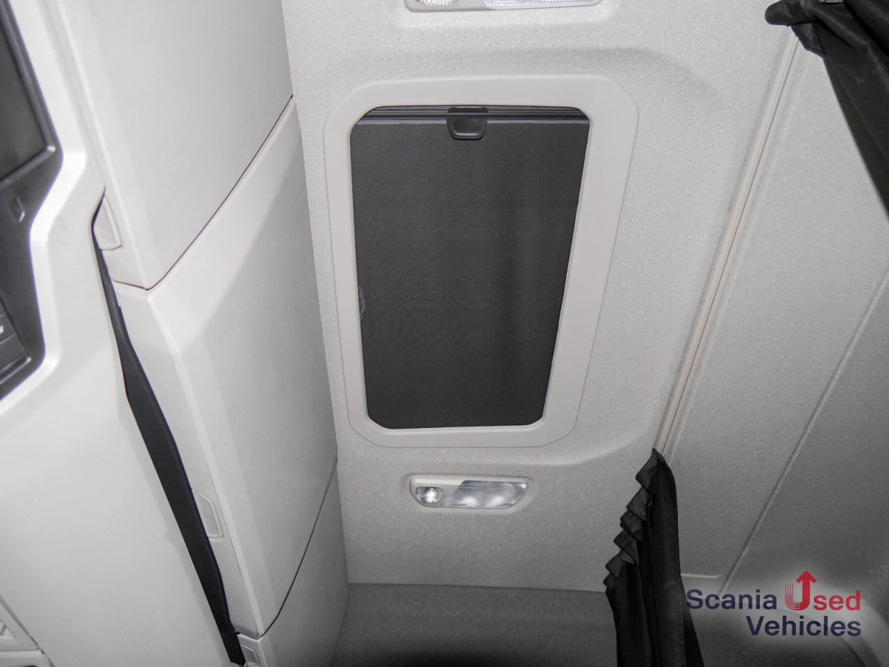 SCANIA R 410 B6x2*4NB - Pritsche / Plane / LBW - - Kamion s ceradom: slika SCANIA R 410 B6x2*4NB - Pritsche / Plane / LBW - - Kamion s ceradom SCANIA R 410 B6x2*4NB - Pritsche / Plane / LBW - - Kamion s ceradom: slika SCANIA R 410 B6x2*4NB - Pritsche / Plane / LBW - - Kamion s ceradom