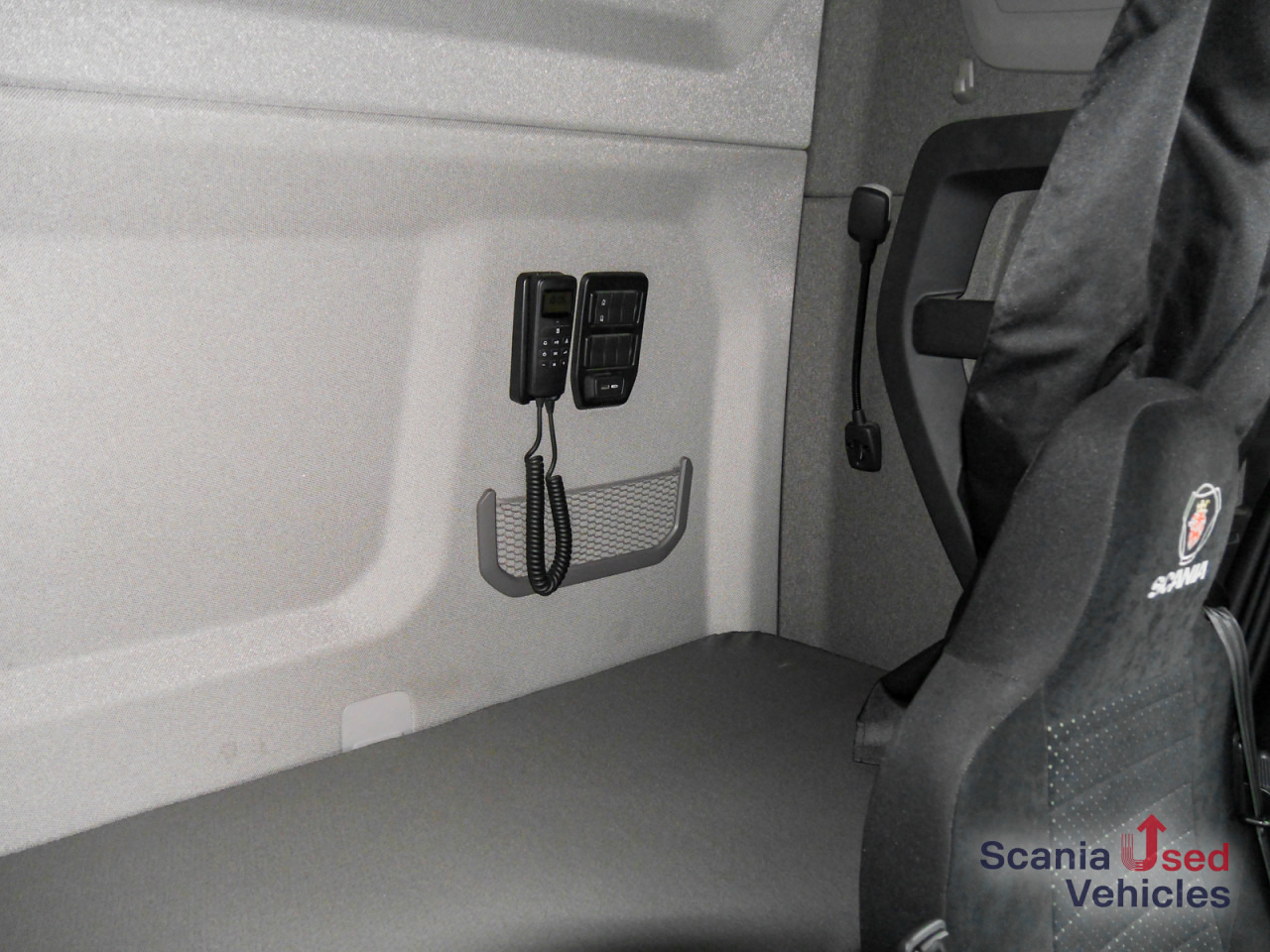 SCANIA R 410 B6x2*4NB - Pritsche / Plane / LBW - - Kamion s ceradom: slika SCANIA R 410 B6x2*4NB - Pritsche / Plane / LBW - - Kamion s ceradom SCANIA R 410 B6x2*4NB - Pritsche / Plane / LBW - - Kamion s ceradom: slika SCANIA R 410 B6x2*4NB - Pritsche / Plane / LBW - - Kamion s ceradom