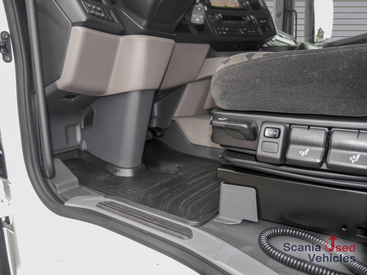 SCANIA R 460 A4x2EB - SUPER - - Tegljač: slika SCANIA R 460 A4x2EB - SUPER - - Tegljač SCANIA R 460 A4x2EB - SUPER - - Tegljač: slika SCANIA R 460 A4x2EB - SUPER - - Tegljač