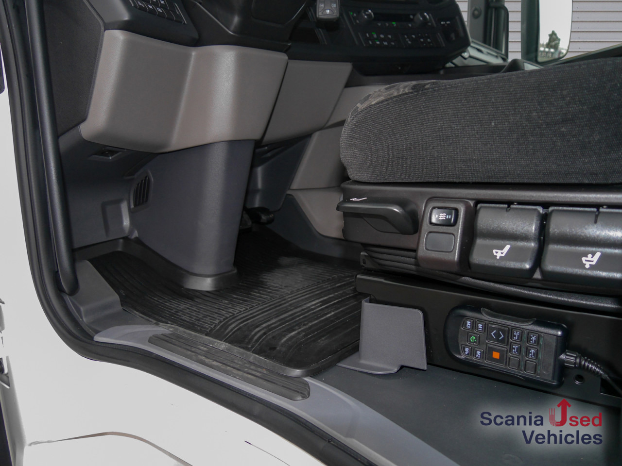 SCANIA R 460 A4x2NA - SUPER - - Tegljač: slika SCANIA R 460 A4x2NA - SUPER - - Tegljač SCANIA R 460 A4x2NA - SUPER - - Tegljač: slika SCANIA R 460 A4x2NA - SUPER - - Tegljač