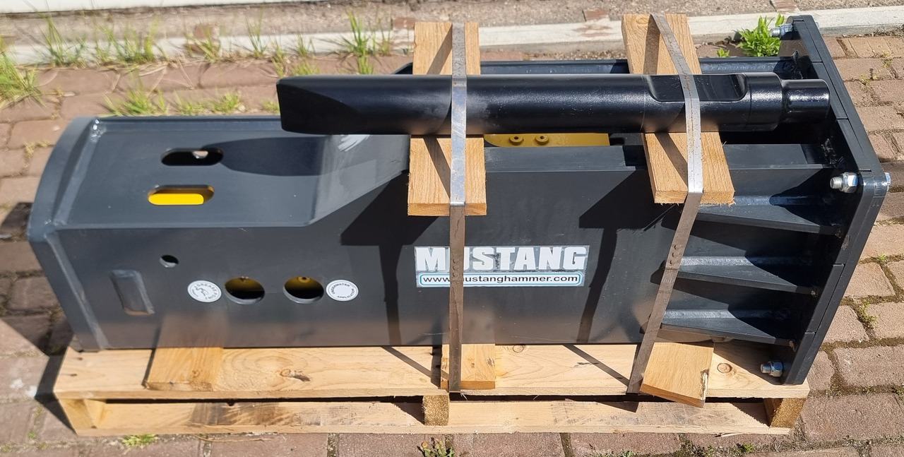 MUSTANG HM550 - Hidraulični čekić za Bager: slika MUSTANG HM550 - Hidraulični čekić za Bager MUSTANG HM550 - Hidraulični čekić za Bager: slika MUSTANG HM550 - Hidraulični čekić za Bager