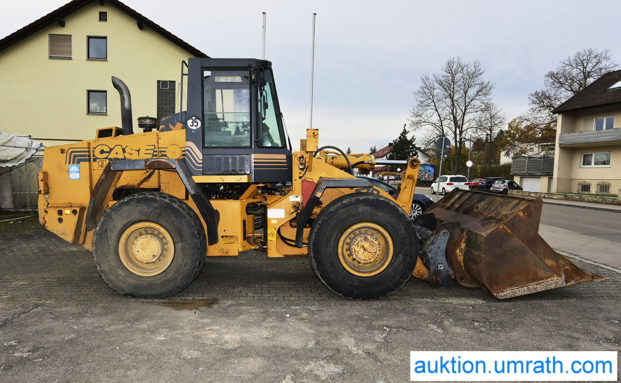 CASE 721 B - Utovarivač na kotačima: slika CASE 721 B - Utovarivač na kotačima CASE 721 B - Utovarivač na kotačima: slika CASE 721 B - Utovarivač na kotačima