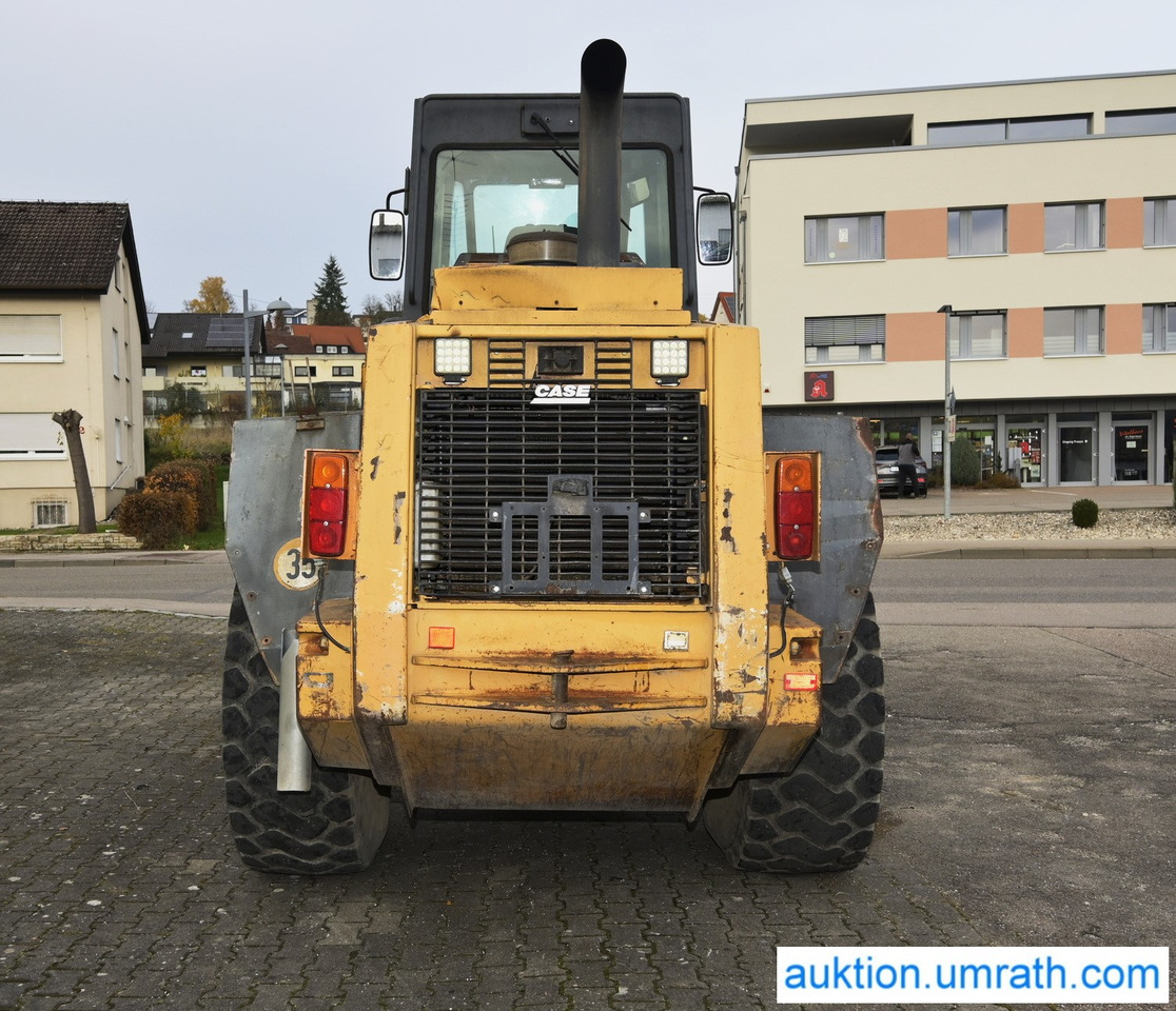 CASE 721 B - Utovarivač na kotačima: slika CASE 721 B - Utovarivač na kotačima CASE 721 B - Utovarivač na kotačima: slika CASE 721 B - Utovarivač na kotačima