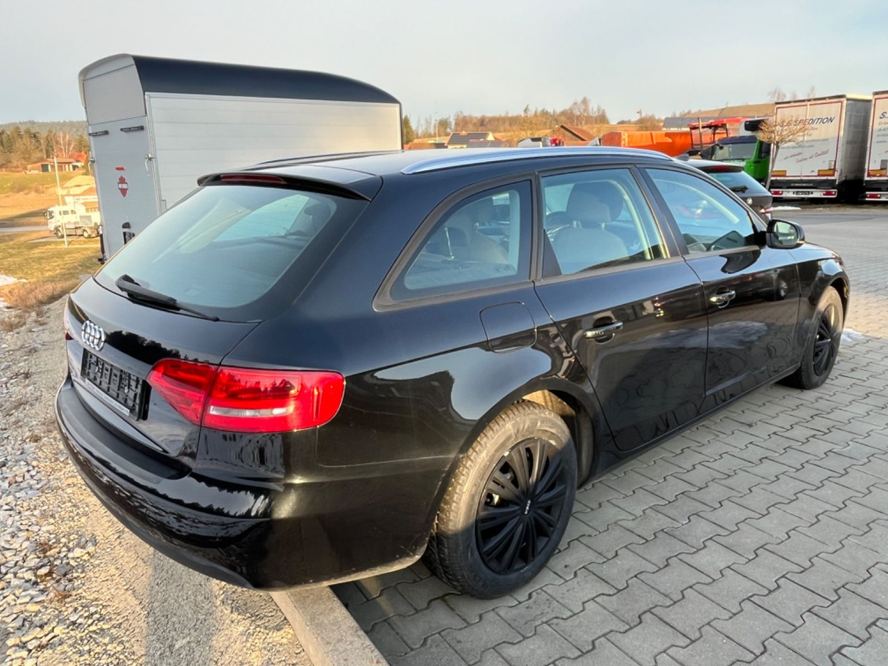 Audi A4 Avant Attraction quattro - Automobil: slika Audi A4 Avant Attraction quattro - Automobil Audi A4 Avant Attraction quattro - Automobil: slika Audi A4 Avant Attraction quattro - Automobil