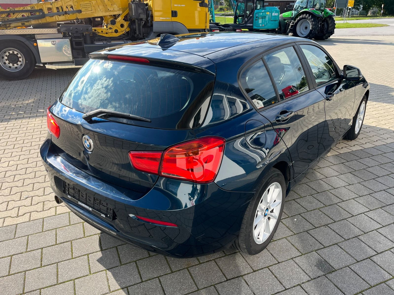 BMW 118 Baureihe 1 Lim. 5-trg. 118 d - Limuzina: slika BMW 118 Baureihe 1 Lim. 5-trg. 118 d - Limuzina BMW 118 Baureihe 1 Lim. 5-trg. 118 d - Limuzina: slika BMW 118 Baureihe 1 Lim. 5-trg. 118 d - Limuzina
