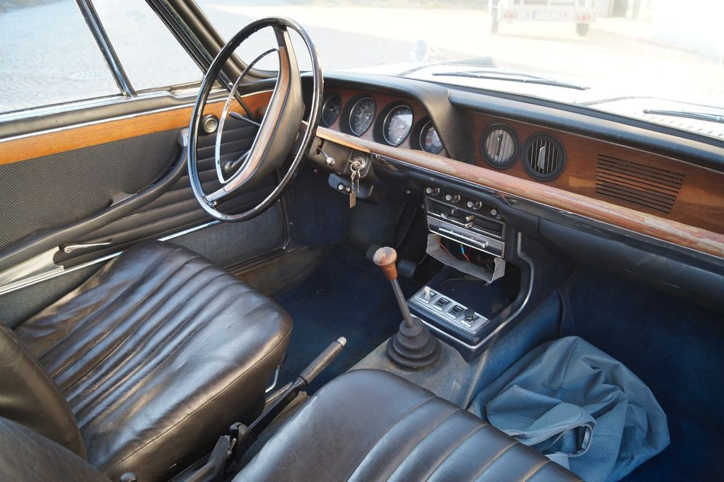 Coupe BMW 2000 CS: slika Coupe BMW 2000 CS