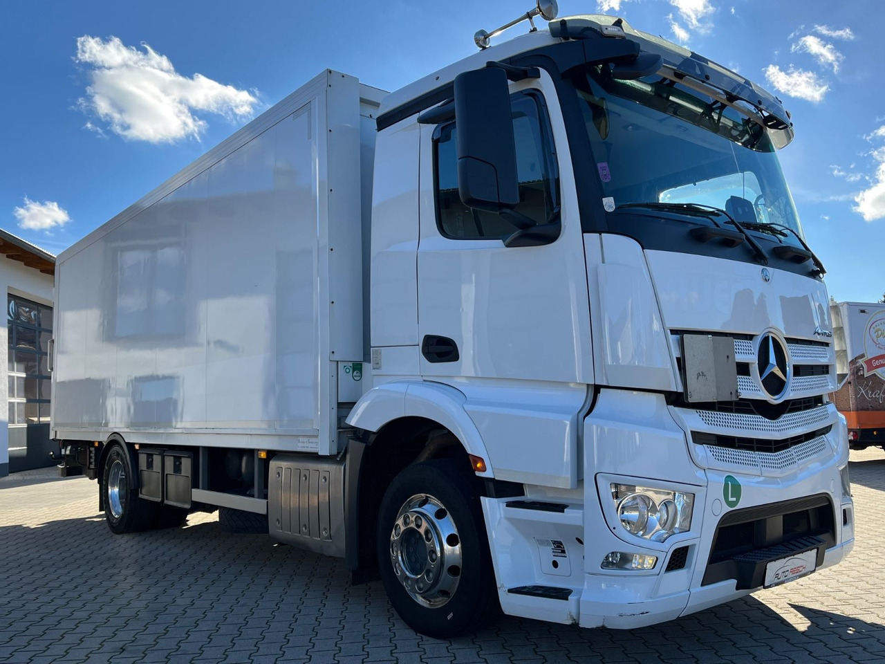 Mercedes-Benz Antos 1836 Klappwand Getränkekoffer beheizt - Kamion za prijevoz pića: slika Mercedes-Benz Antos 1836 Klappwand Getränkekoffer beheizt - Kamion za prijevoz pića Mercedes-Benz Antos 1836 Klappwand Getränkekoffer beheizt - Kamion za prijevoz pića: slika Mercedes-Benz Antos 1836 Klappwand Getränkekoffer beheizt - Kamion za prijevoz pića