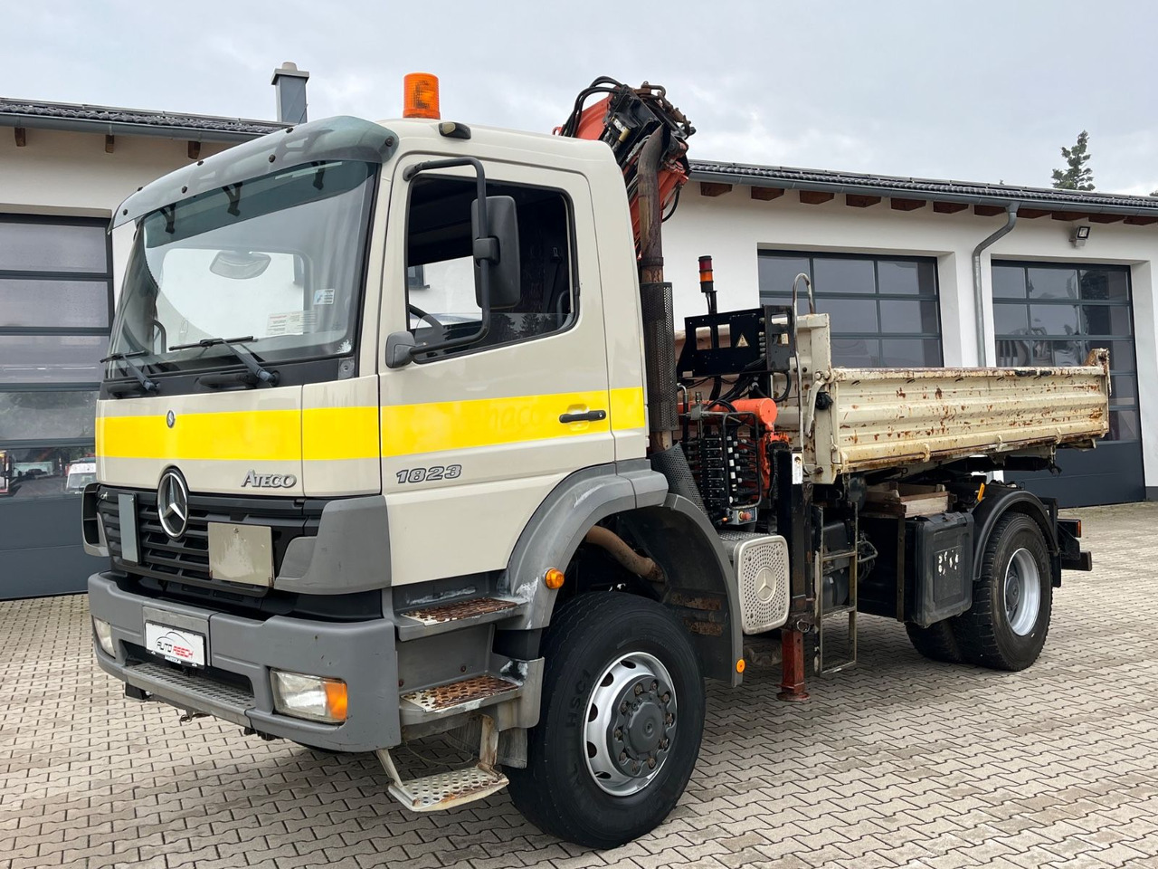 Mercedes-Benz Atego 1823 4x4 Kipper mit Kran Atlas 125.2 Funk - Kiper, Kamion s kranom: slika Mercedes-Benz Atego 1823 4x4 Kipper mit Kran Atlas 125.2 Funk - Kiper, Kamion s kranom Mercedes-Benz Atego 1823 4x4 Kipper mit Kran Atlas 125.2 Funk - Kiper, Kamion s kranom: slika Mercedes-Benz Atego 1823 4x4 Kipper mit Kran Atlas 125.2 Funk - Kiper, Kamion s kranom