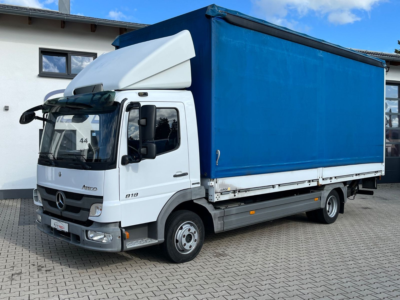 Mercedes-Benz Atego 818 Klima Sperre 74100KM 2,70 Ladehöhe - Dostavno vozilo s ceradom: slika Mercedes-Benz Atego 818 Klima Sperre 74100KM 2,70 Ladehöhe - Dostavno vozilo s ceradom Mercedes-Benz Atego 818 Klima Sperre 74100KM 2,70 Ladehöhe - Dostavno vozilo s ceradom: slika Mercedes-Benz Atego 818 Klima Sperre 74100KM 2,70 Ladehöhe - Dostavno vozilo s ceradom