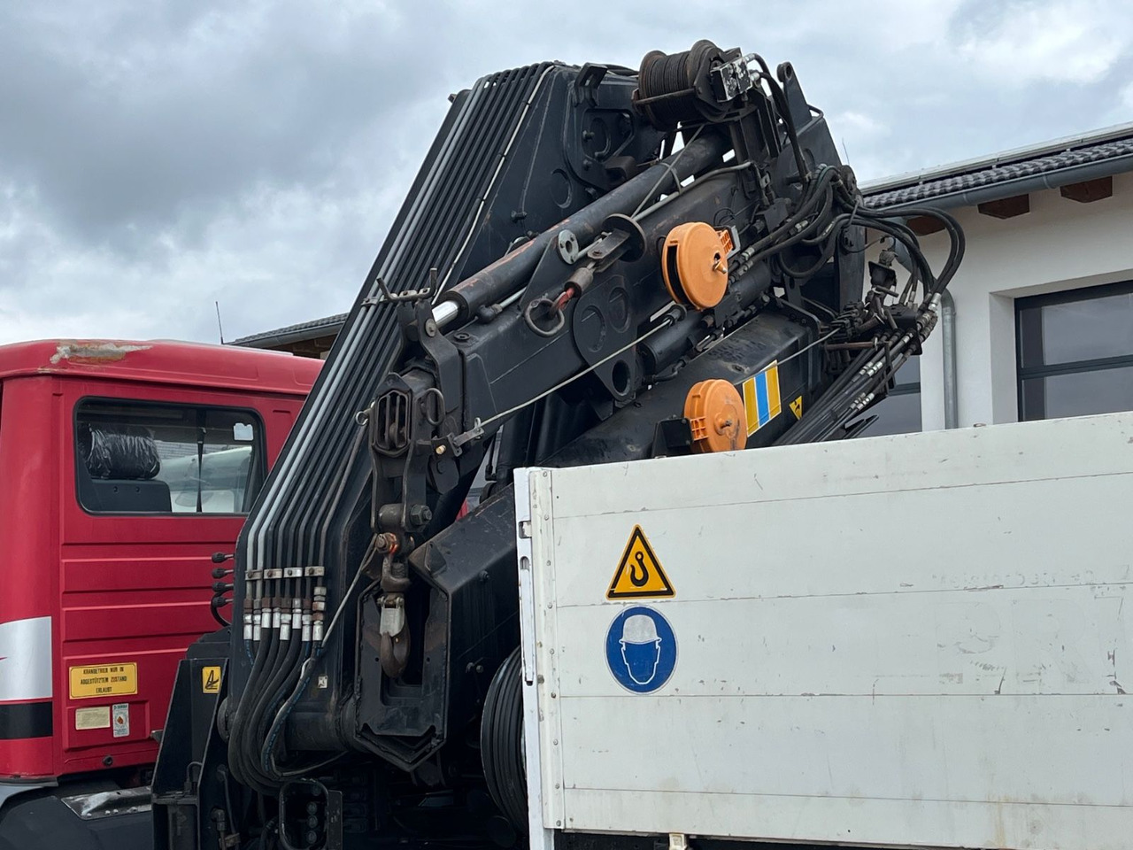 Mercedes-Benz SK 1820 mit HIAB 215-5 mit Jib und Winde - Kamion s otvorenim sandukom, Kamion s kranom: slika Mercedes-Benz SK 1820 mit HIAB 215-5 mit Jib und Winde - Kamion s otvorenim sandukom, Kamion s kranom Mercedes-Benz SK 1820 mit HIAB 215-5 mit Jib und Winde - Kamion s otvorenim sandukom, Kamion s kranom: slika Mercedes-Benz SK 1820 mit HIAB 215-5 mit Jib und Winde - Kamion s otvorenim sandukom, Kamion s kranom