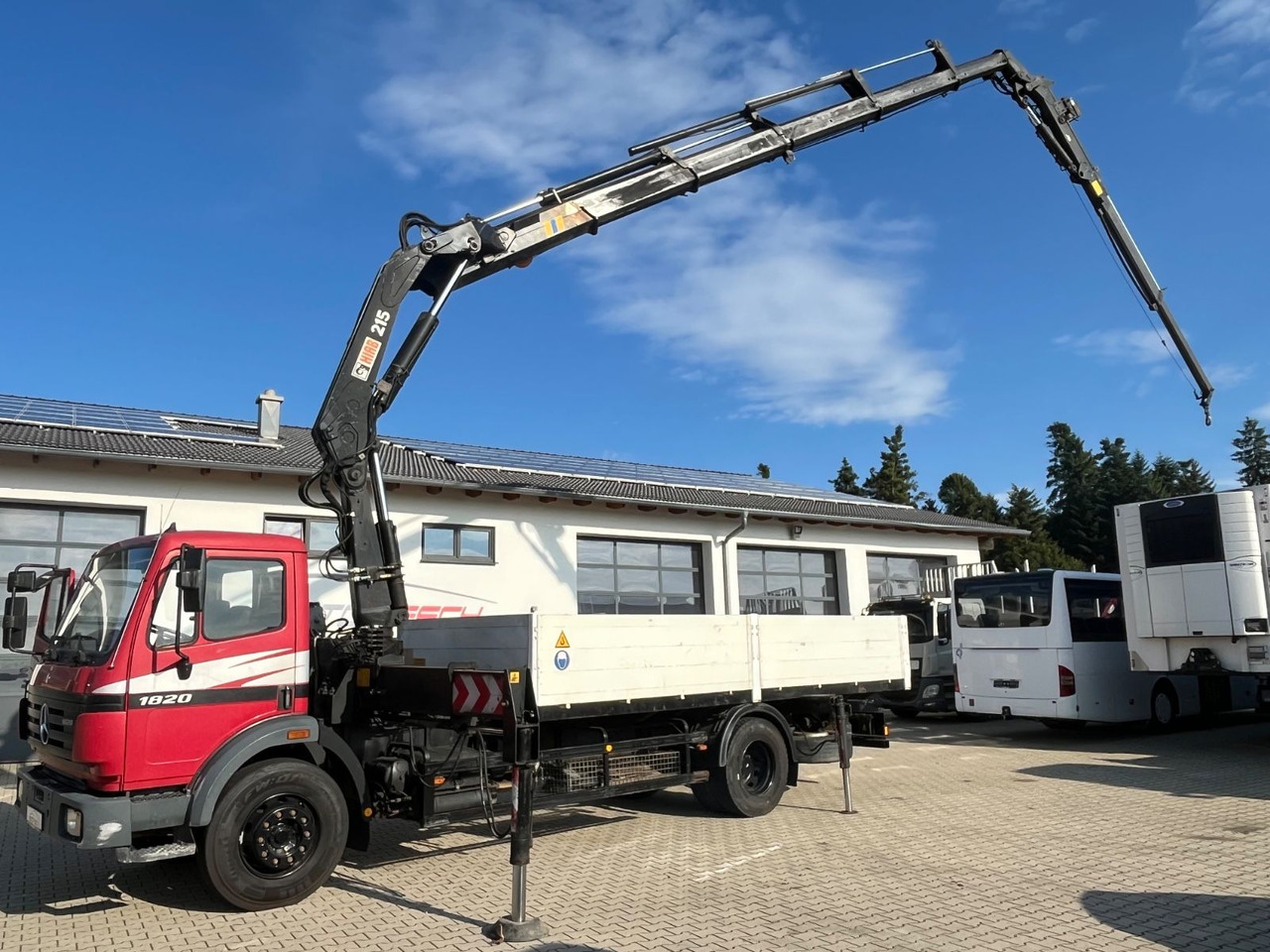 Mercedes-Benz SK 1820 mit HIAB 215-5 mit Jib und Winde - Kamion s otvorenim sandukom, Kamion s kranom: slika Mercedes-Benz SK 1820 mit HIAB 215-5 mit Jib und Winde - Kamion s otvorenim sandukom, Kamion s kranom Mercedes-Benz SK 1820 mit HIAB 215-5 mit Jib und Winde - Kamion s otvorenim sandukom, Kamion s kranom: slika Mercedes-Benz SK 1820 mit HIAB 215-5 mit Jib und Winde - Kamion s otvorenim sandukom, Kamion s kranom