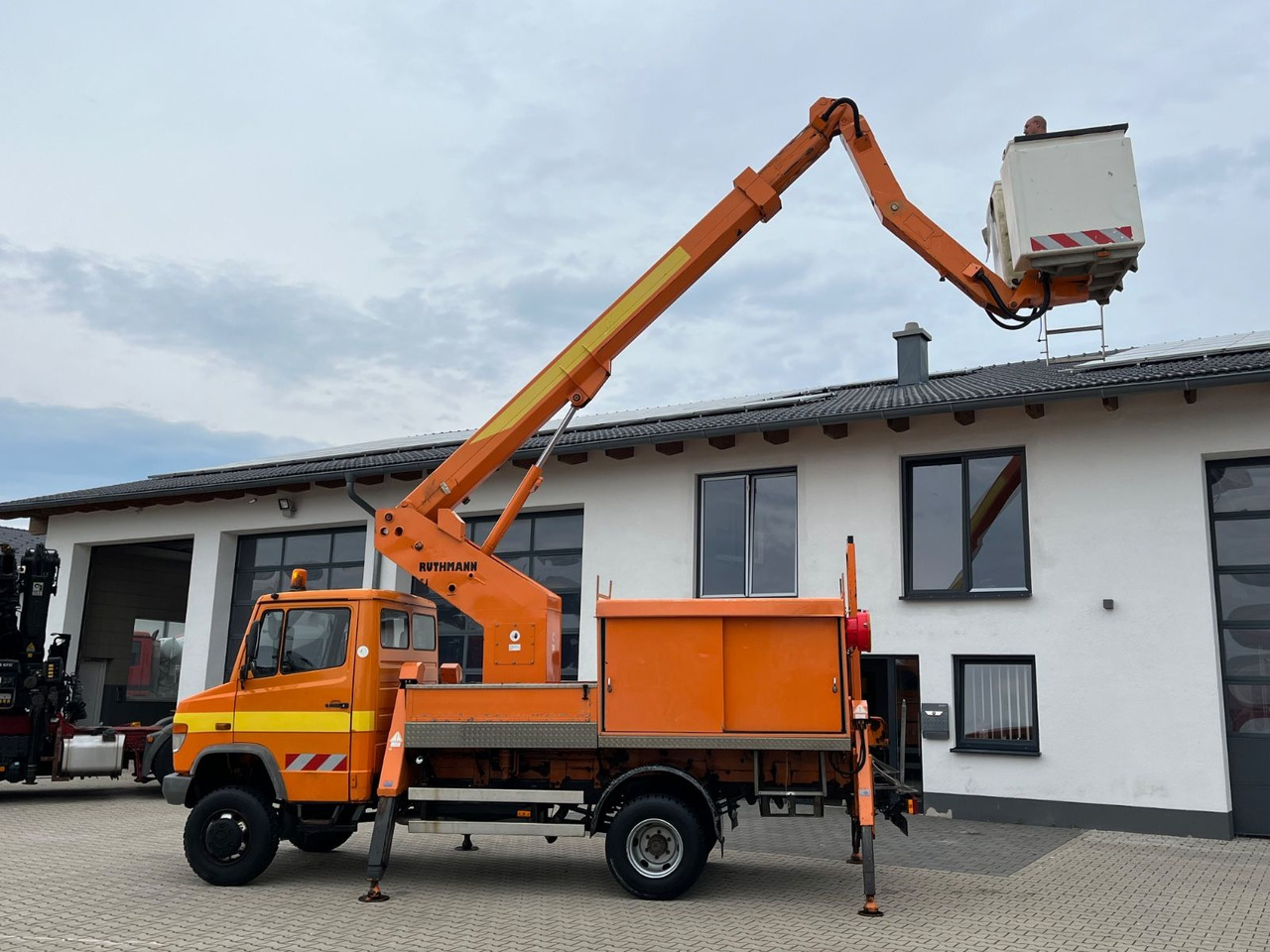Mercedes-Benz Vario 814 DA 4x4 Ruthmann T 170 - Podizna platforma montirana na kamion: slika Mercedes-Benz Vario 814 DA 4x4 Ruthmann T 170 - Podizna platforma montirana na kamion Mercedes-Benz Vario 814 DA 4x4 Ruthmann T 170 - Podizna platforma montirana na kamion: slika Mercedes-Benz Vario 814 DA 4x4 Ruthmann T 170 - Podizna platforma montirana na kamion
