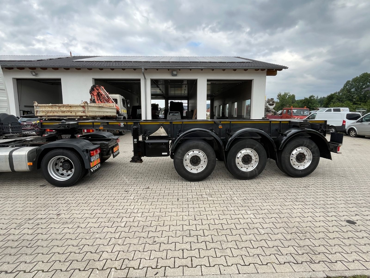 Transporter kontejnera/ Poluprikolica s izmjenjivim sanducima Schwarzmüller S1 R-Serie Tank Chassis ADR SAF Alufelgen: slika Transporter kontejnera/ Poluprikolica s izmjenjivim sanducima Schwarzmüller S1 R-Serie Tank Chassis ADR SAF Alufelgen