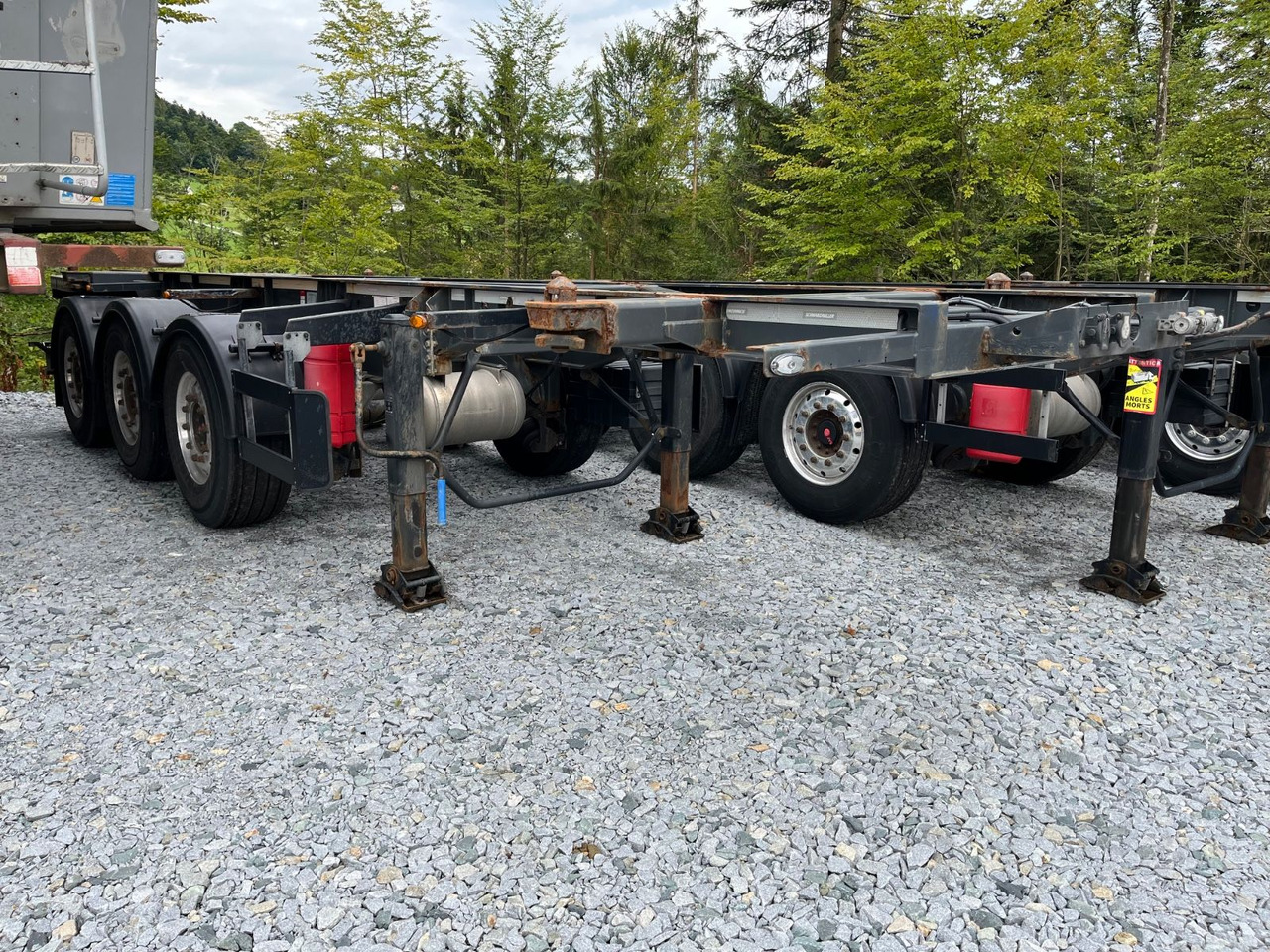Schwarzmüller S1 R-Serie Tank Chassis ADR SAF Alufelgen - Transporter kontejnera/ Poluprikolica s izmjenjivim sanducima: slika Schwarzmüller S1 R-Serie Tank Chassis ADR SAF Alufelgen - Transporter kontejnera/ Poluprikolica s izmjenjivim sanducima Schwarzmüller S1 R-Serie Tank Chassis ADR SAF Alufelgen - Transporter kontejnera/ Poluprikolica s izmjenjivim sanducima: slika Schwarzmüller S1 R-Serie Tank Chassis ADR SAF Alufelgen - Transporter kontejnera/ Poluprikolica s izmjenjivim sanducima