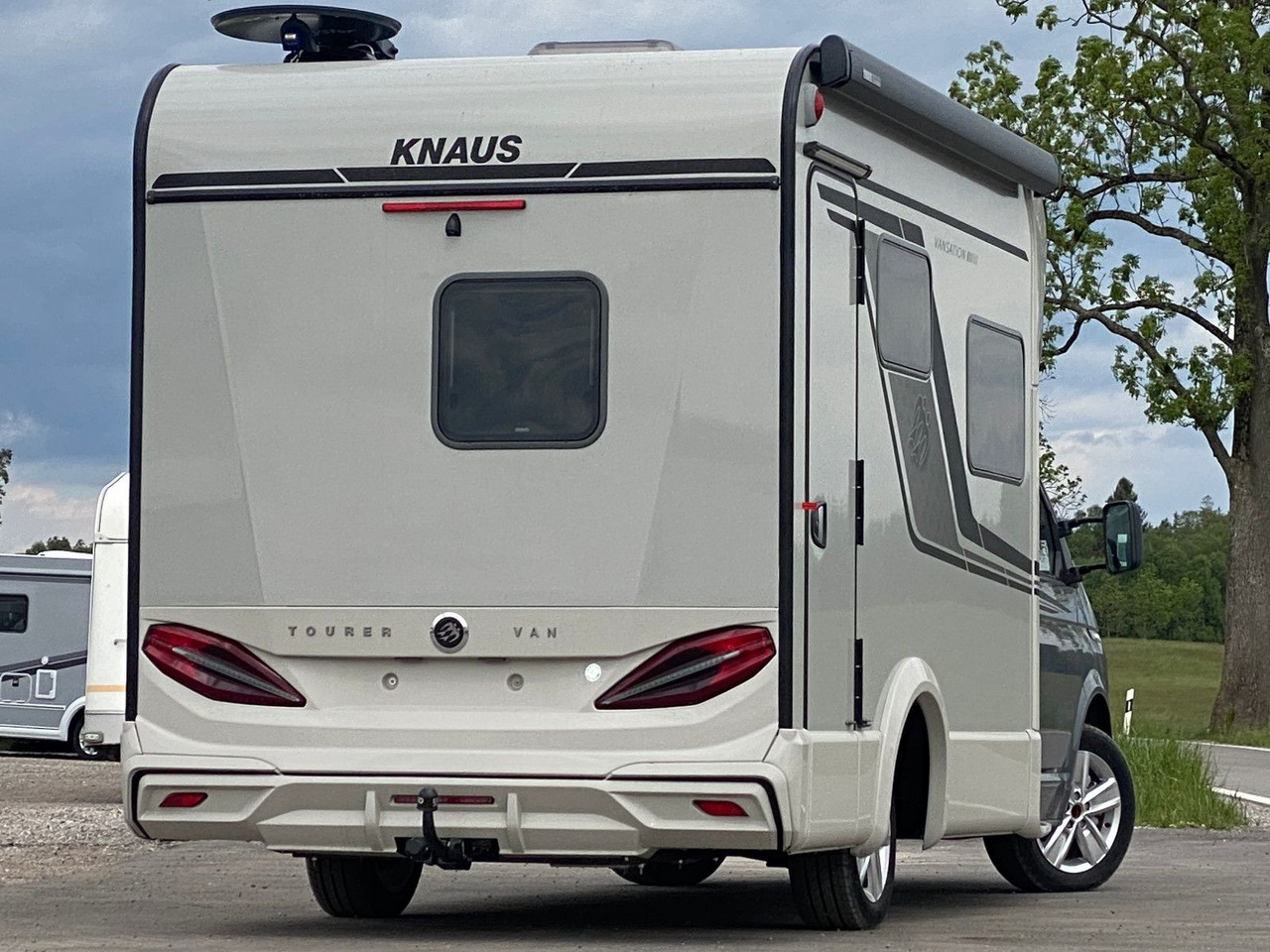 Knaus Tourer Van 500 LT, slide Bett, 4 P. Zulassung - Poluintegrirani kamper: slika Knaus Tourer Van 500 LT, slide Bett, 4 P. Zulassung - Poluintegrirani kamper Knaus Tourer Van 500 LT, slide Bett, 4 P. Zulassung - Poluintegrirani kamper: slika Knaus Tourer Van 500 LT, slide Bett, 4 P. Zulassung - Poluintegrirani kamper