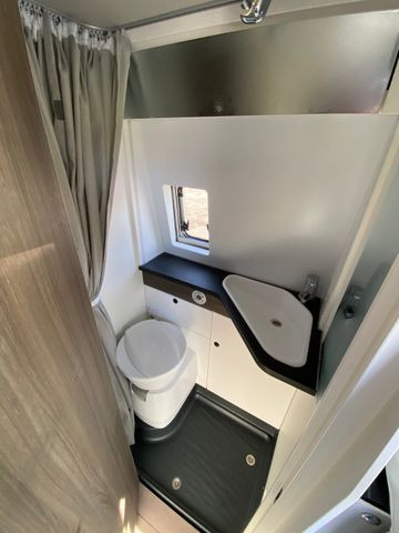 Novi Kamp kombi VANTourer 600MQ, D ,Dieselstandheizung: slika Novi Kamp kombi VANTourer 600MQ, D ,Dieselstandheizung