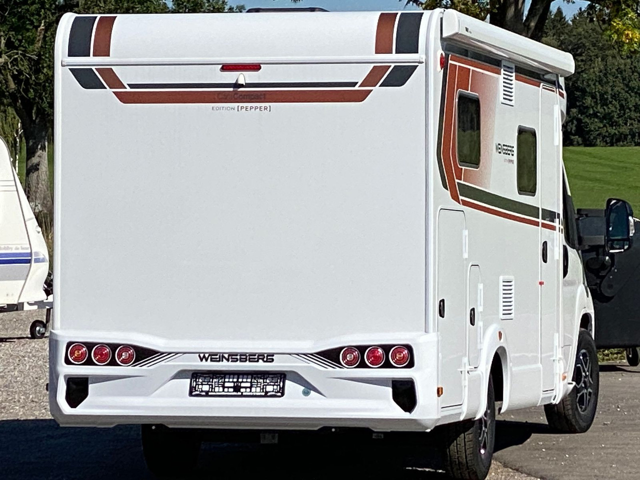 Poluintegrirani kamper Weinsberg CaraCompact 600 MEG EDITION [PEPPER]   Automatik: slika Poluintegrirani kamper Weinsberg CaraCompact 600 MEG EDITION [PEPPER]   Automatik