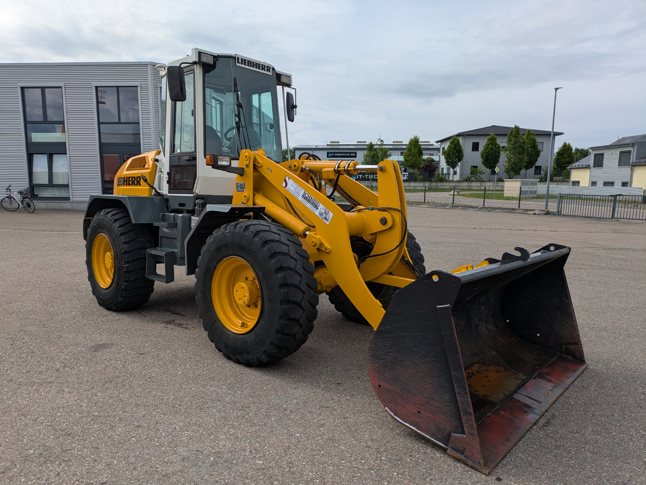 LIEBHERR L514 Radlader Schnellwechsler Schaufel - Utovarivač na kotačima: slika LIEBHERR L514 Radlader Schnellwechsler Schaufel - Utovarivač na kotačima LIEBHERR L514 Radlader Schnellwechsler Schaufel - Utovarivač na kotačima: slika LIEBHERR L514 Radlader Schnellwechsler Schaufel - Utovarivač na kotačima