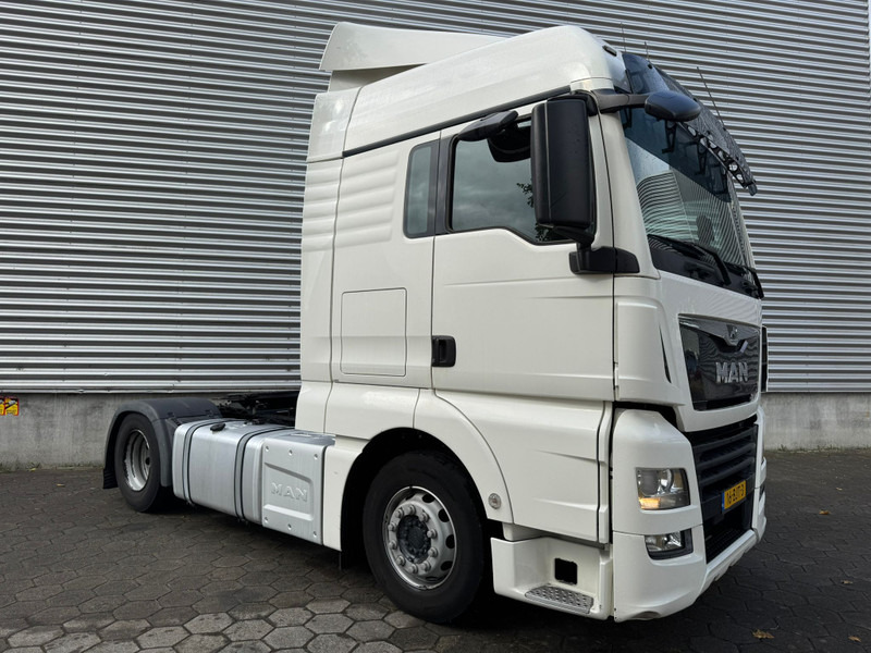 MAN TGX 18.420 XLX / 2 Tanks / 2 In stock..!!! / TUV: 5-2026 / NL Truck - Tegljač: slika MAN TGX 18.420 XLX / 2 Tanks / 2 In stock..!!! / TUV: 5-2026 / NL Truck - Tegljač MAN TGX 18.420 XLX / 2 Tanks / 2 In stock..!!! / TUV: 5-2026 / NL Truck - Tegljač: slika MAN TGX 18.420 XLX / 2 Tanks / 2 In stock..!!! / TUV: 5-2026 / NL Truck - Tegljač