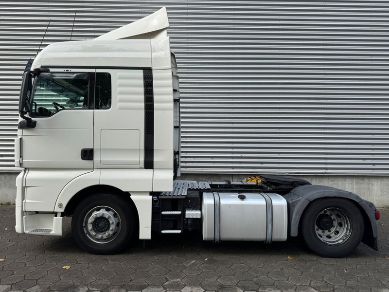 MAN TGX 18.420 XLX / 2 Tanks / 2 In stock..!!! / TUV: 5-2026 / NL Truck - Tegljač: slika MAN TGX 18.420 XLX / 2 Tanks / 2 In stock..!!! / TUV: 5-2026 / NL Truck - Tegljač MAN TGX 18.420 XLX / 2 Tanks / 2 In stock..!!! / TUV: 5-2026 / NL Truck - Tegljač: slika MAN TGX 18.420 XLX / 2 Tanks / 2 In stock..!!! / TUV: 5-2026 / NL Truck - Tegljač